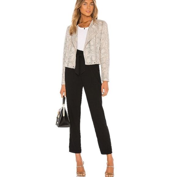 Cupcakes and Cashmere Isabelle Jacket - Picture 4 of 13